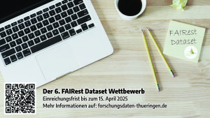 Laptop mit Kaffe Notizzettel und Siften